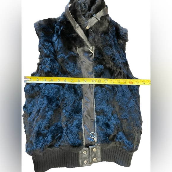 Vintage Eny Women's Black Rabbit Fur and Leather Vest Size Small - Picture 10 of 16